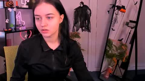 miki_ti online show from 11/01/25, 09:22