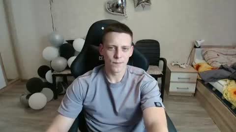 Snapshot of mikimaus0101 chatting on 06/14/26, 09:33 Michael online show from 06/14/26, 09:33