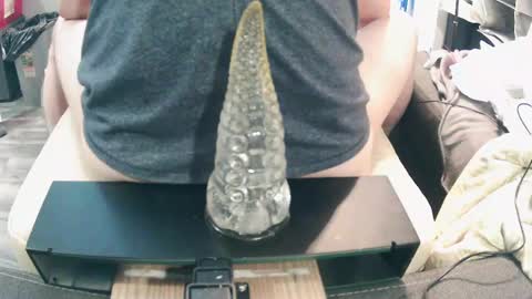 Snapshot of mikkkiz chatting on 01/04/25, 08:17 Bescior online show from 01/04/25, 08:17