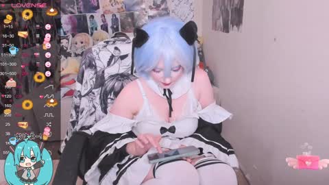 Snapshot of miku_bunny chatting on 12/01/24, 11:36 Miku online show from 12/01/24, 11:36