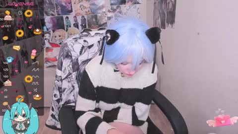 Snapshot of miku_bunny chatting on 12/02/24, 05:48 Miku online show from 12/02/24, 05:48