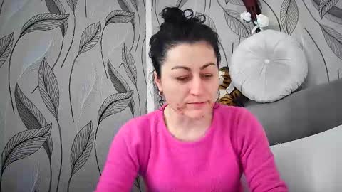 Mikyloveu online show from 04/15/26, 02:57