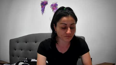 Mikyloveu online show from 06/18/26, 04:22