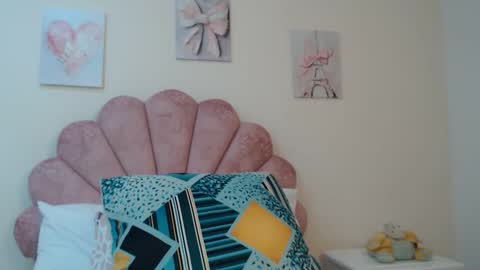 mila_adamss online show from 05/10/26, 10:31