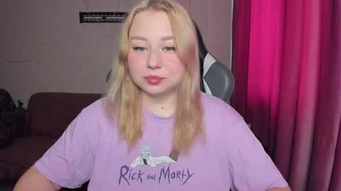 Mila shy sensual person  online show from 11/05/25, 08:36