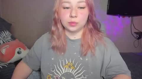 Snapshot of mila_foxxxy chatting on 12/05/25, 08:23 Mila shy sensual person online show from 12/05/25, 08:23