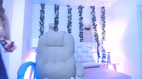 Mila  online show from 12/30/24, 08:36