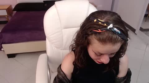 Mila  online show from 01/09/25, 08:11