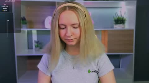 mila_glow online show from 04/27/26, 07:01