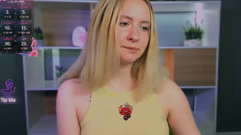 mila_glow online show from 04/28/26, 02:27