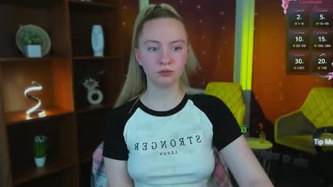 mila_glow online show from 05/01/26, 07:07