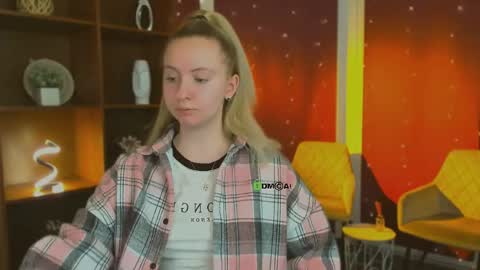 mila_glow online show from 05/02/26, 06:46