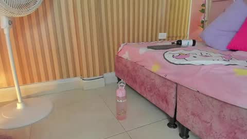 mila_grace_ online show from 05/12/26, 06:38