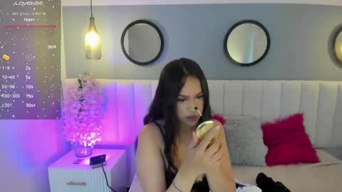 mila_hank online show from 10/23/25, 12:15