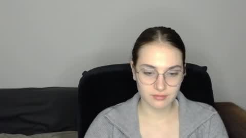 mila_keyy online show from 04/27/26, 08:40