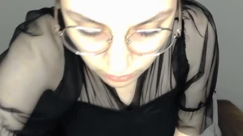 mila_keyy online show from 05/13/26, 08:16