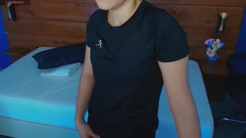 Milena  online show from 11/28/25, 10:51