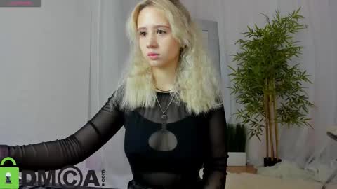 mila_kinor online show from 09/27/25, 12:26