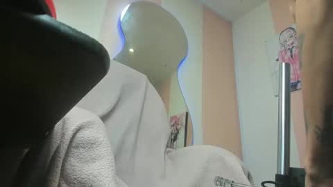 Mila online show from 05/02/26, 07:02