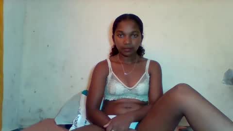 mila_lunah online show from 03/20/26, 07:13
