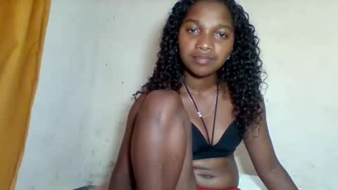 mila_lunah online show from 03/22/26, 12:52