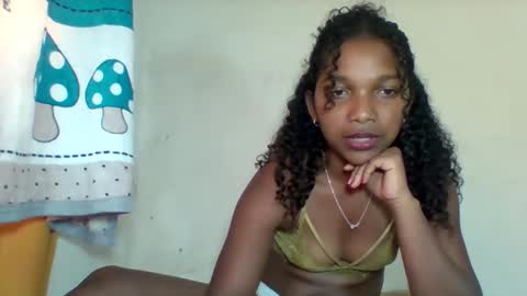 mila_lunah online show from 03/26/26, 06:52