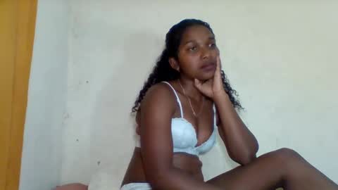 mila_lunah online show from 03/26/26, 06:57