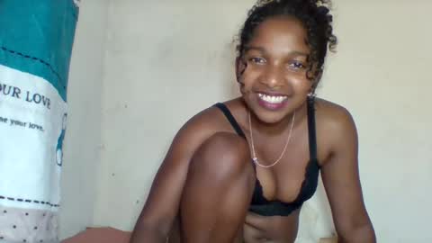 mila_lunah online show from 03/27/26, 07:36