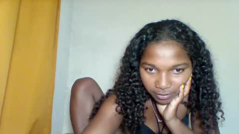 mila_lunah online show from 03/31/26, 12:56