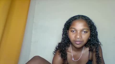mila_lunah online show from 04/07/26, 02:50