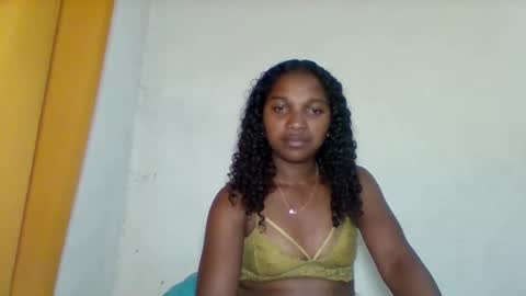 mila_lunah online show from 04/14/26, 03:29
