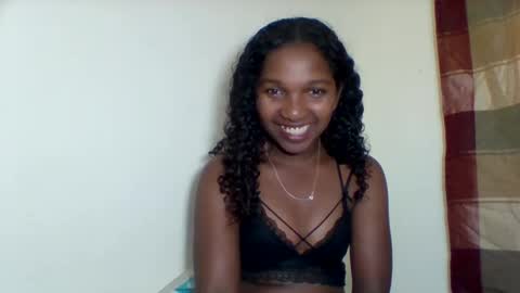 mila_lunah online show from 04/22/26, 03:53