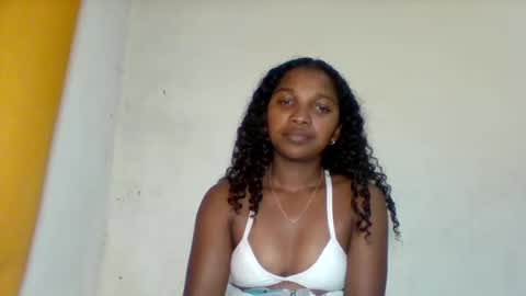 mila_lunah online show from 04/26/26, 06:27