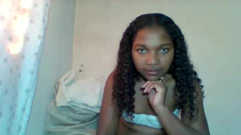 mila_lunah online show from 04/30/26, 06:20