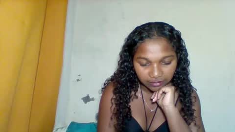 mila_lunah online show from 05/01/26, 02:32