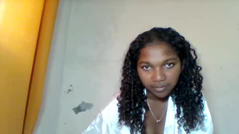 Snapshot of mila_lunah chatting on 05/09/26, 04:28 mila_lunah online show from 05/09/26, 04:28