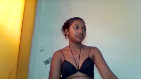 Snapshot of mila_lunah chatting on 05/10/26, 05:01 mila_lunah online show from 05/10/26, 05:01