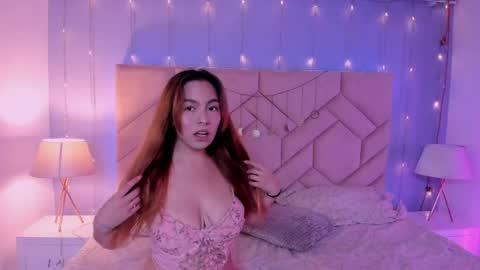 Mila Monnet online show from 05/19/26, 03:35