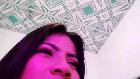 laura online show from 09/17/25, 04:25