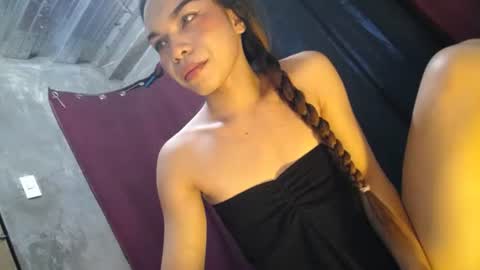 Snapshot of mila_seductressxx chatting on 06/18/26, 01:06 mila_seductressxx online show from 06/18/26, 01:06