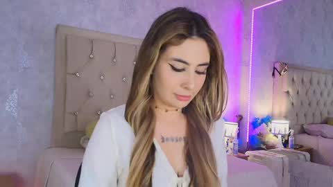 Snapshot of mila_smirnovavk chatting on 03/21/26, 04:06 MILA online show from 03/21/26, 04:06