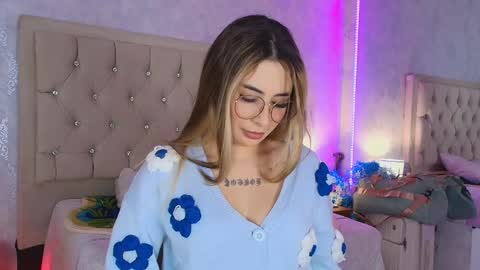 Snapshot of mila_smirnovavk chatting on 04/22/26, 03:31 MILA online show from 04/22/26, 03:31