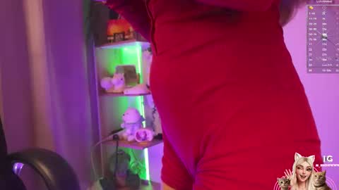 Snapshot of mila_snoow chatting on 11/13/25, 11:53 M I L A online show from 11/13/25, 11:53