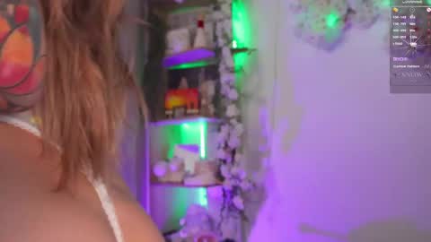 Snapshot of mila_snoow chatting on 11/19/25, 06:30 M I L A online show from 11/19/25, 06:30