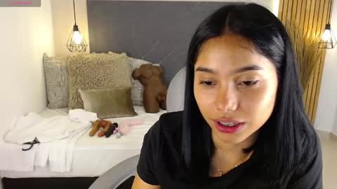 Snapshot of milaa_star chatting on 05/06/26, 03:57 milaa_star online show from 05/06/26, 03:57