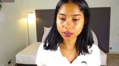 Snapshot of milaa_star chatting on 05/08/26, 05:02 milaa_star online show from 05/08/26, 05:02