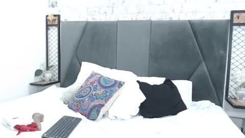 mila online show from 02/09/25, 02:40