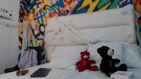 mila online show from 10/20/25, 10:16