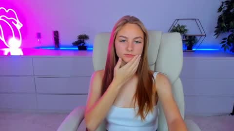 Milla online show from 10/05/25, 05:39