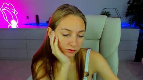 Milla online show from 10/21/25, 05:41